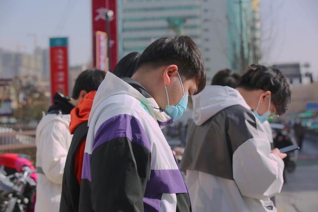 参与芯英雄联盟在线调查赢取丰厚奖品